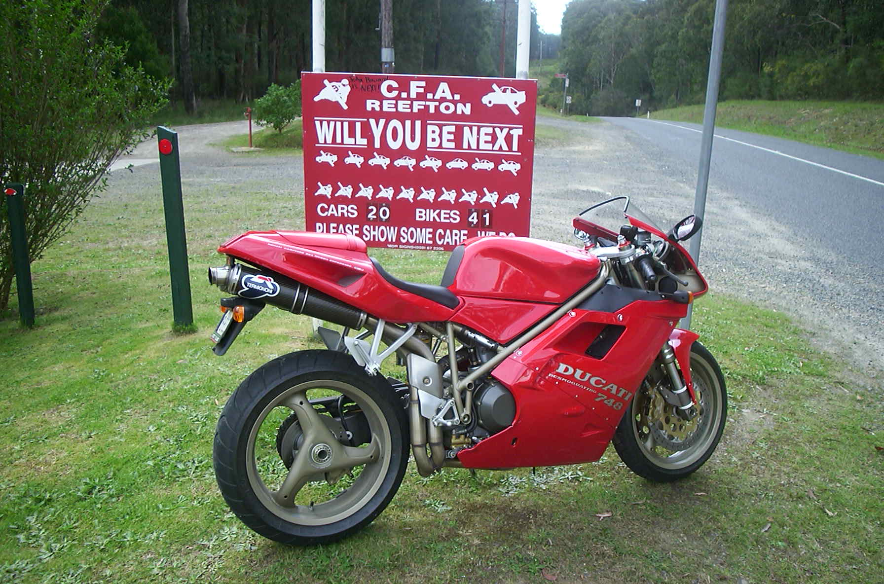 Reefton Spur, 1 hr out of Melbourne Victoria, Australia. 30/09/01